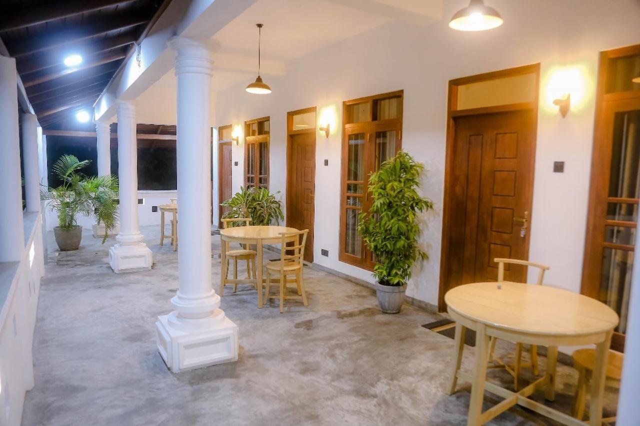Hotel Sweet Emotion Mirissa Exterior foto
