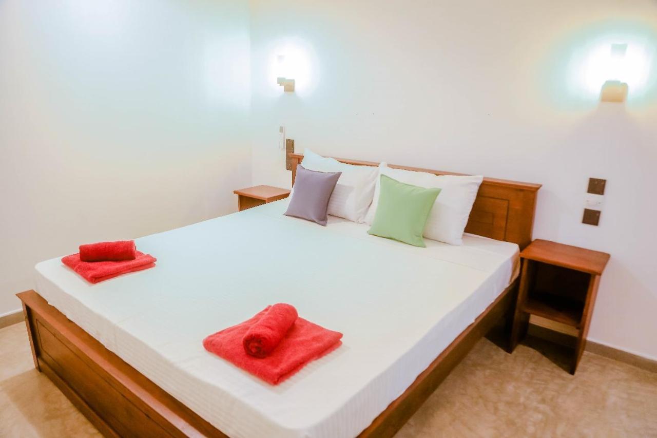 Hotel Sweet Emotion Mirissa Exterior foto